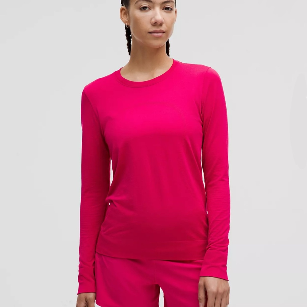 BNWT Lululemon Swiftly Relaxed Long-Sleeve Shirt
Hip Length Women’s Sz 12